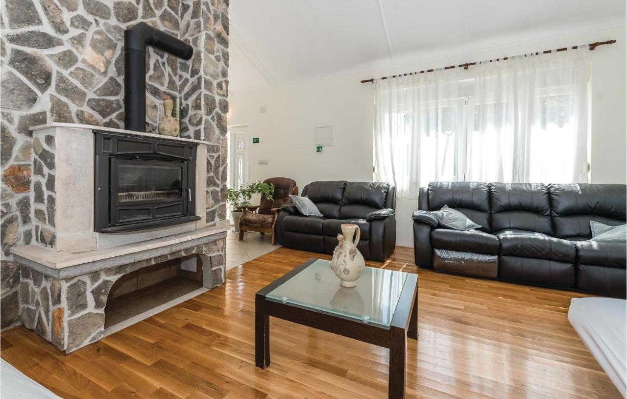 Lovely Home In Sibenik-Brodarica With Kitchen Donje Polje Exterior photo